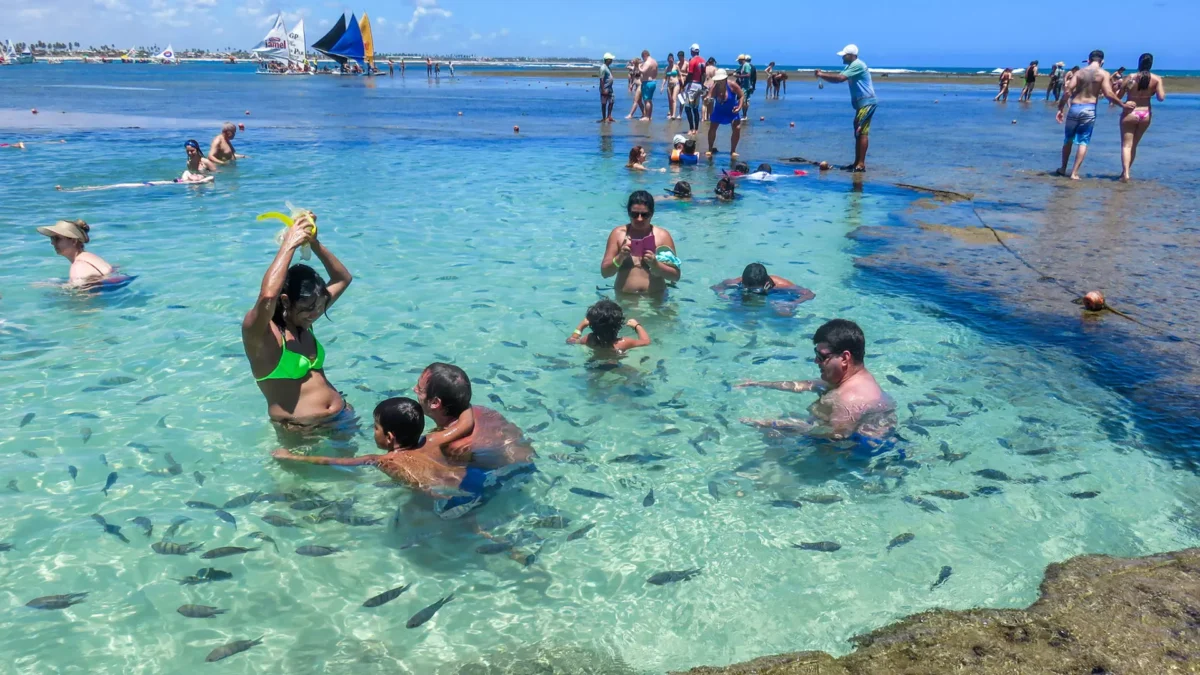 Porto de Galinhas bate recorde com 1,2 milhão de visitantes, 30% a mais que antes da pandemia