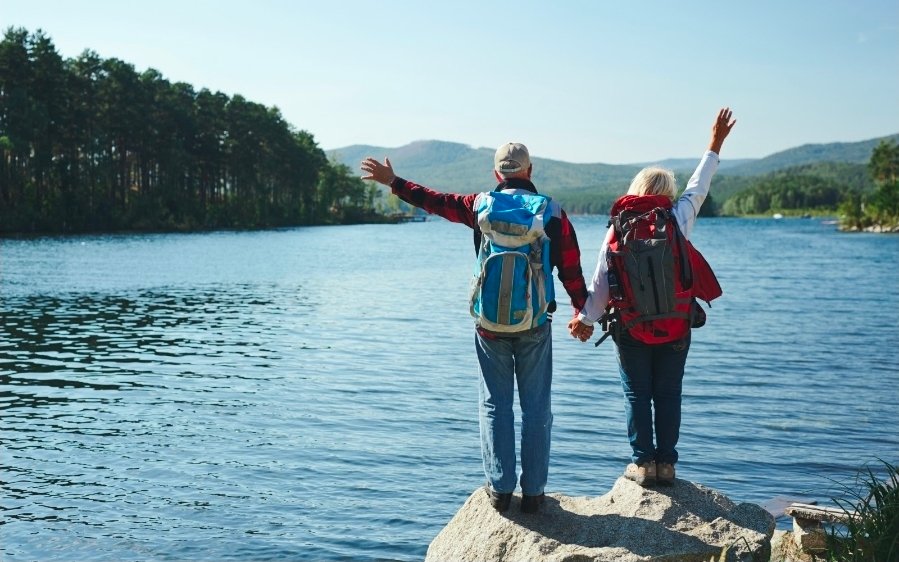 10 viagens relaxantes para viajantes 60+ que alia conforto e lazer