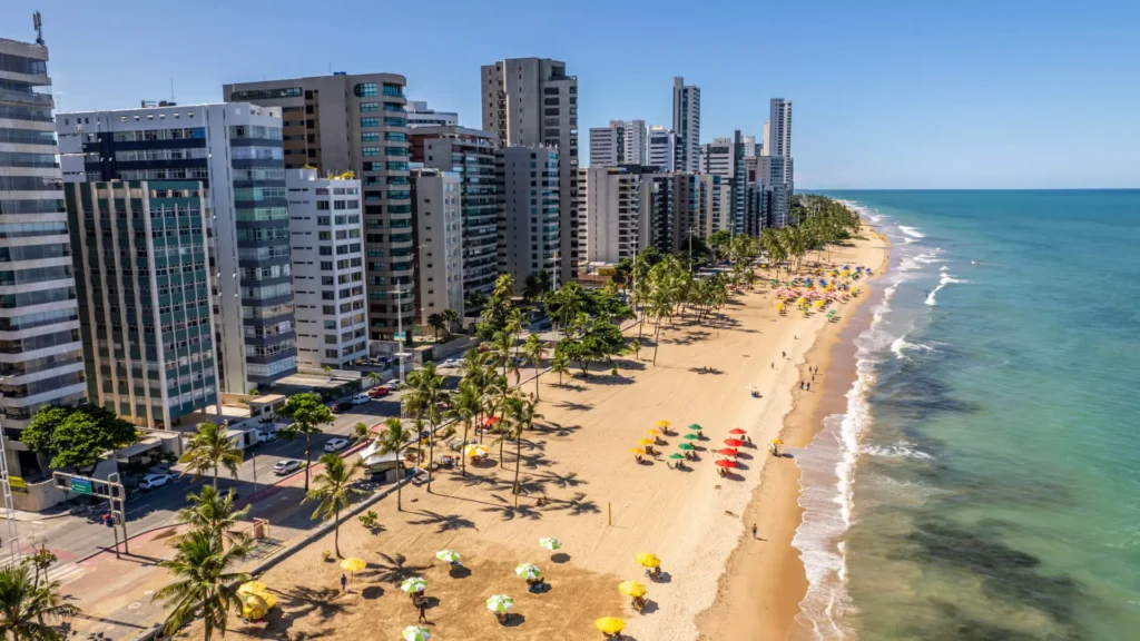 Recife entra na lista de destinos em ascensão para 2026, segundo o Tripadvisor